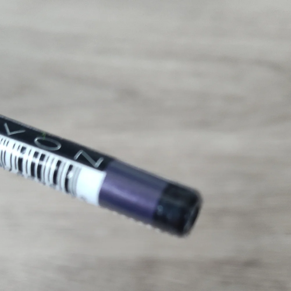 4/ $12🌀🆕Avon Glimmersticks Deep Purple Eyeliner Nwt - Picture 3 of 3